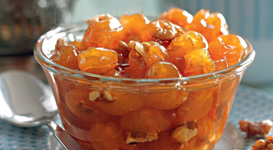 Варенье из белой черешни с грецкими орехами Варенье из белой черешни с грецкими орехами
