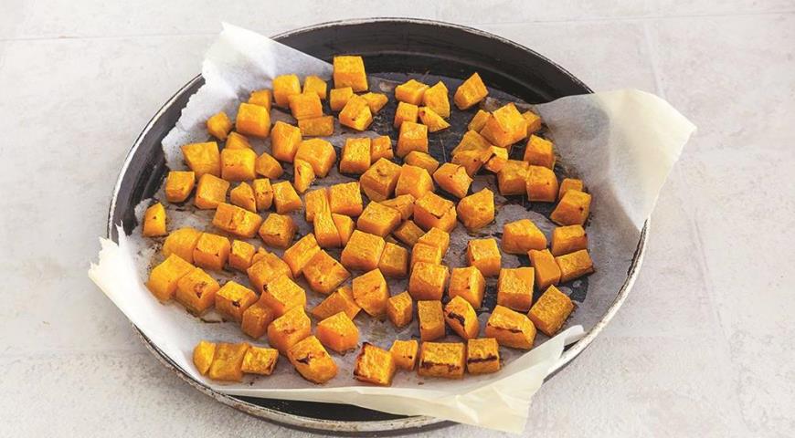 Ячневая каша с печеной тыквой и клюквой