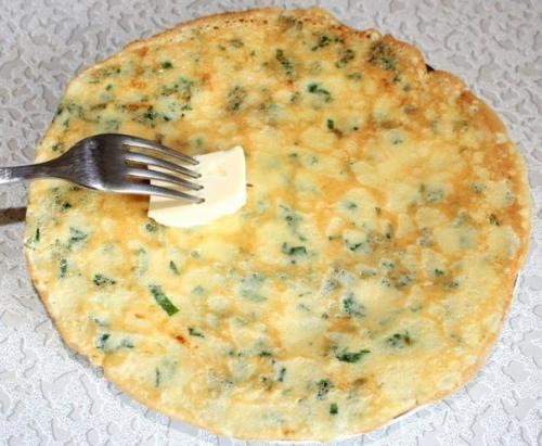 Тонкие блинчики с сыром и петрушкой. Тонкие блинчики с сыром и петрушкой.
