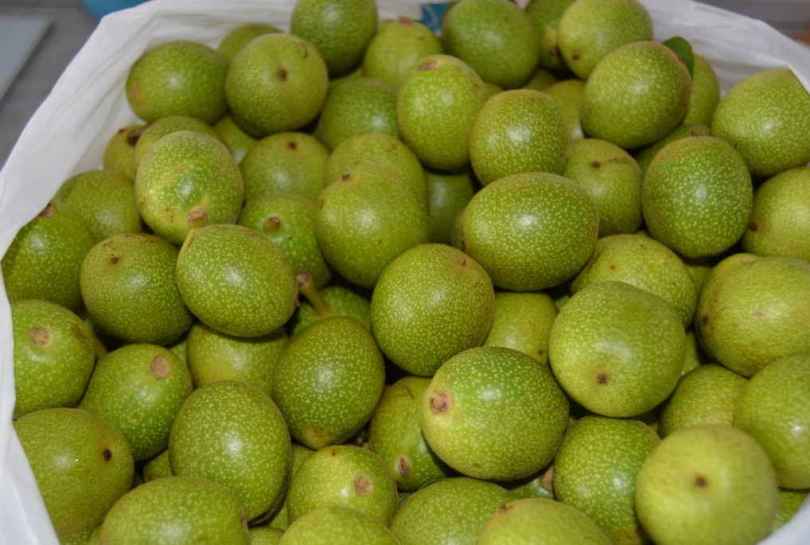 Зеленые орехи на мясорубке перекрутила — о гастрите и язве забыла Подробнее на сайте